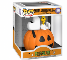 Load image into Gallery viewer, It&#39;s the Great Pumpkin Charlie Brown Snoopy &amp; Woodstock with Pumpkin Deluxe Funko Pop! Vinyl Figure #1589
